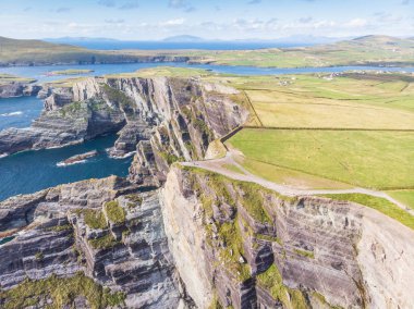 İrlanda'da Kerry Cliffs