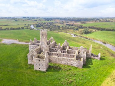 Ross Errilly Friary 'nin İrlanda' daki hava görüntüsü