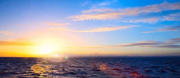 Pôr Sol Verão Paisagem Marinha Com Amplo Horizonte Céu Mar — Fotografia de Stock