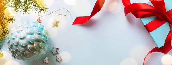 クリスマスのバナーの背景 休日ギフト クリスマス ツリーの装飾 テキストのコピー スペース — ストック写真