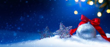 Mavi Noel tebrik kartı arka plan veya sezon tatil afiş