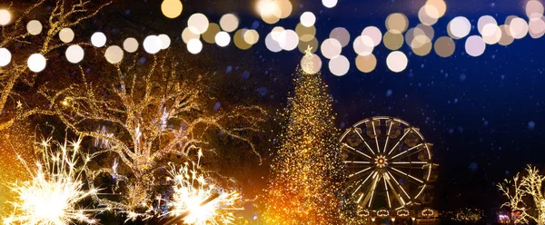 Decoração Árvore Natal Feriados Luzes Mercado Estação Natal Rua Cidade — Fotografia de Stock