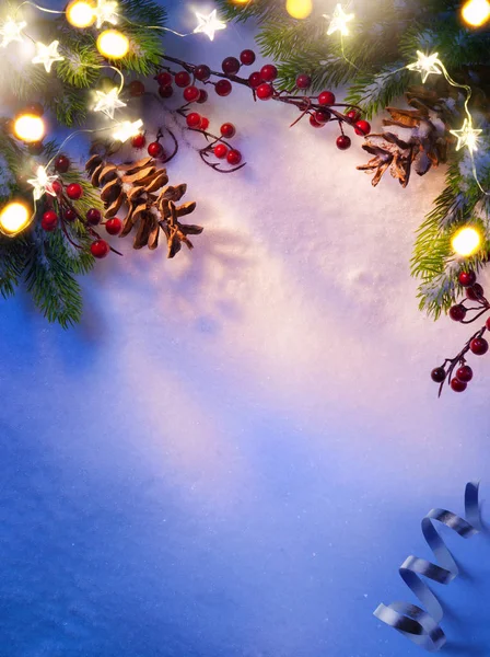 Albero Natale Luce Sfondo Neve Blu — Foto Stock
