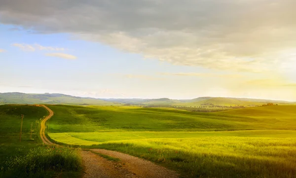 Teren Agricol Primăvară Drum Țară Tuscana Rural Dealuri Rulante — Fotografie, imagine de stoc