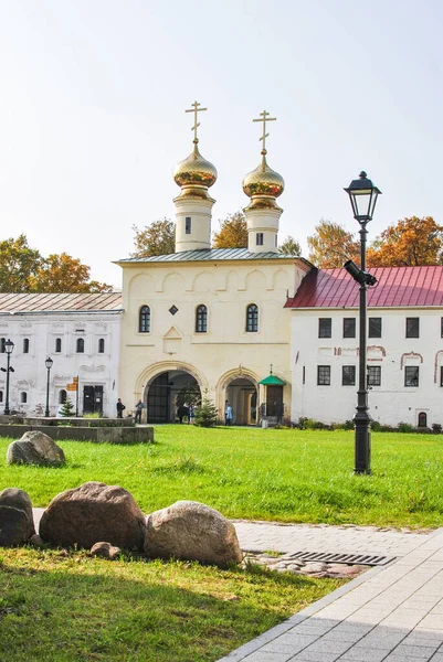 Puertas Sagradas Del Monasterio Asunción Tikhvin Theotokos Rusia — Foto de Stock