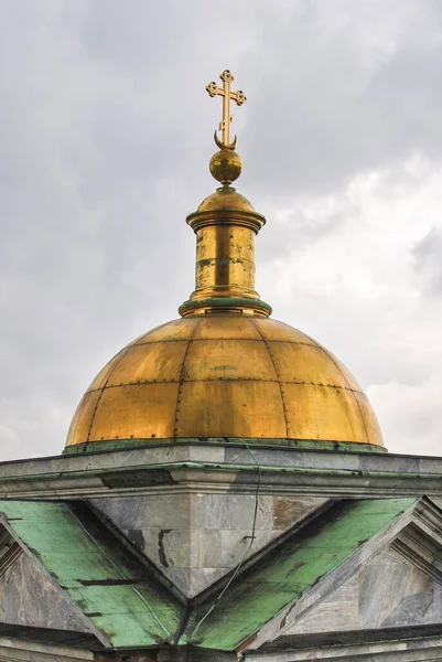 Купол Крестом Исаакиевского Собора Санкт Петербурге Россия — стоковое фото