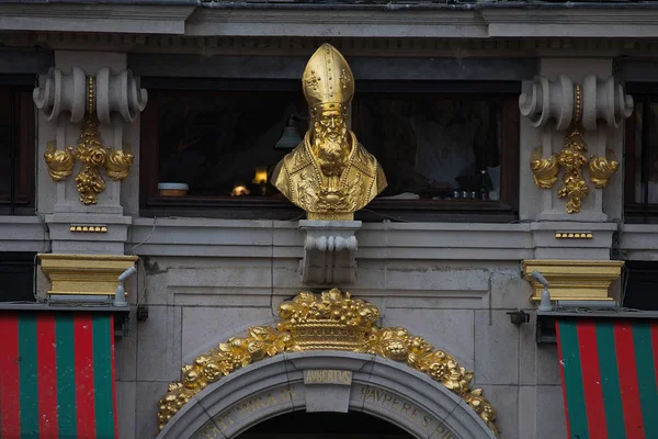 Büste Des Heiligen Aubert Der Fassade Des Hauses Roy Espagne — Stockfoto