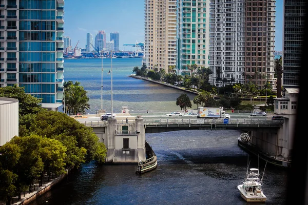 Miami Estados Unidos Octubre 2016 Desembocadura Del Río Miami Brickell — Foto de Stock