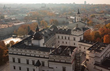 Büyük Gediminas kale, Vilnius, Litvanya görüldüğü gibi Dükü sarayın görünümü