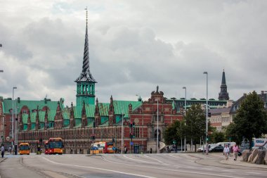 Copenhagen, Danimarka - 29 Temmuz 2015: Börsen, Kopenhag merkezi 17. yüzyıl Menkul Kıymetler Borsası.