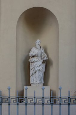 Heykel, Cizvit Saint Vilnius Katedrali, Litvanya'nın duvarda. Bir Katedrali Kuzey tarafındaki altı heykelleri. 