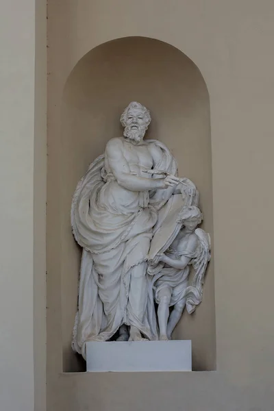 Statua Mateusza Apostoła Ścianie Katedry Wilnie — Zdjęcie stockowe