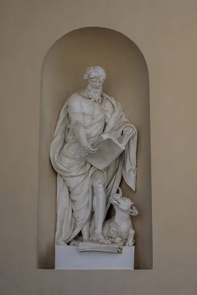 Statua Łukasza Ewangelisty Ścianie Katedry Wilnie — Zdjęcie stockowe