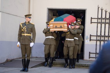 Vilnius, Litvanya - 6 Ekim 2018: Devlet cenaze Tuğgeneral Adolfas Ramanauskas-Vanagas, önde gelen lider Litvanya Freedom Fighters (partizanlar) Sovyet işgaline karşı.