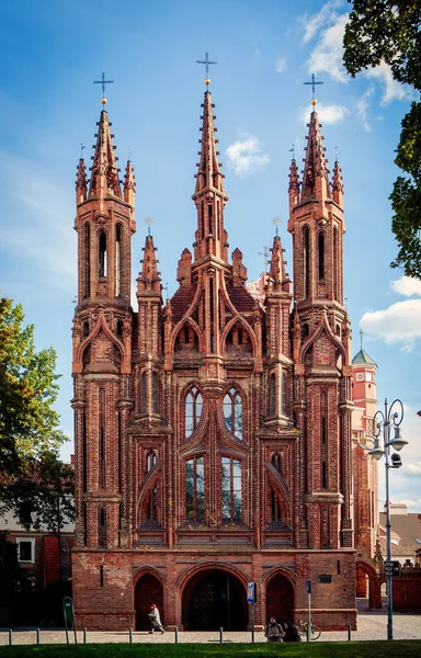 ビリニュス リトアニア 2018 ファサード ビリニュスの旧市街の有名なランドマーク聖アンナ教会 — ストック写真