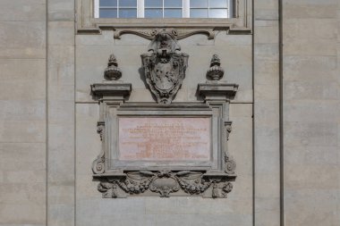 Vilnius kilisede St. Casimir'ın duvarına tarihi kalıbı. Batı Duvarı Vilnius Katedrali.