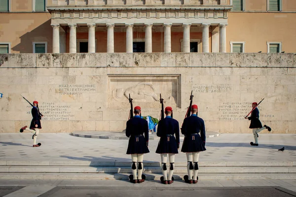 Atina Yunanistan Ekim 2018 Meçhul Asker Mezarı Önünde Nöbet Değiştirmeden — Stok fotoğraf