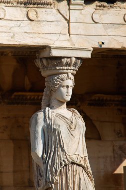 Erechtheion, antik bir Yunan tapınağı Akropol Atina Yunanistan Kuzey tarafındaki Caryatids sundurma