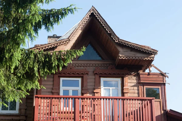 Holzhaus Mit Traditioneller Schnitzerei Vilnius Bezirk Zverynas Litauen — Stockfoto