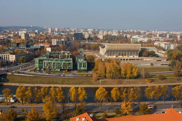 Stadsbilden Vilnius Med Floden Neris Fokus — Stockfoto