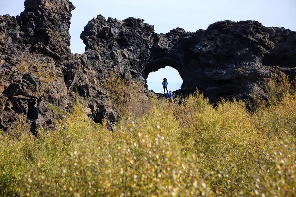 迪姆穆博尔吉尔 Myvatn 以东一个形状异常的熔岩场的大片地区 — 图库照片