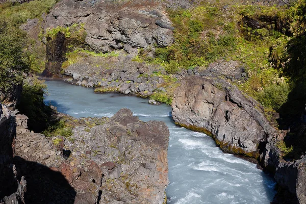 Hraunfossar Borgarfjordur Westen Van Ijsland Watervallen Streaming Uit Hallmundarhraun Lava — Stockfoto