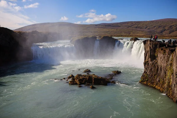 日当たりの良い夏の終わりの日 アイスランドの象徴的な場所の壮大な風景に Godafoss アイスランド 2018 Godafoss Skjalfandafljot 北のアイスランド ストック写真