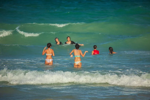 Le femmine nell'oceano — Foto Stock