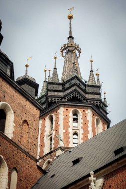Krakow 'daki St. Mary Bazilikası' nın kuleleri