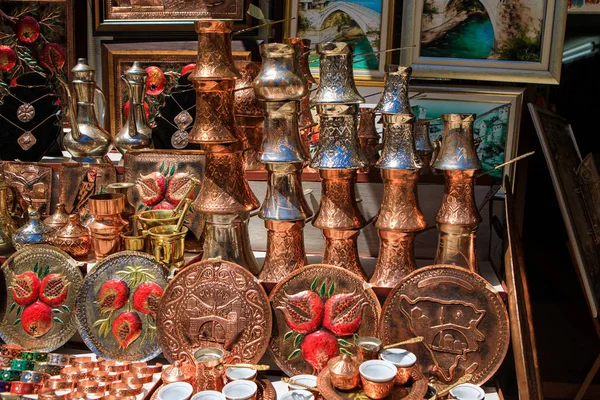 Souvenirer i Mostar gamla stan — Stockfoto