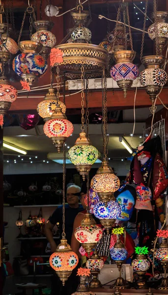 Lampes artisanales sur un bazar à Mostar — Photo