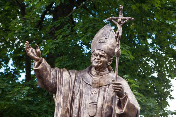 Monument över påven Johannes Paulus II i Trakai — Stockfoto