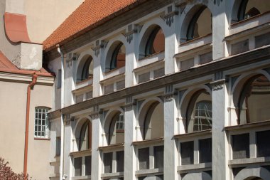 Litvanya Teknik Kütüphanesi 'nin avlusu. Bu SV 'de bulunan küçük bir teknik kütüphanedir. Litvanya, Vilnius 'ta Ignoto Caddesi.