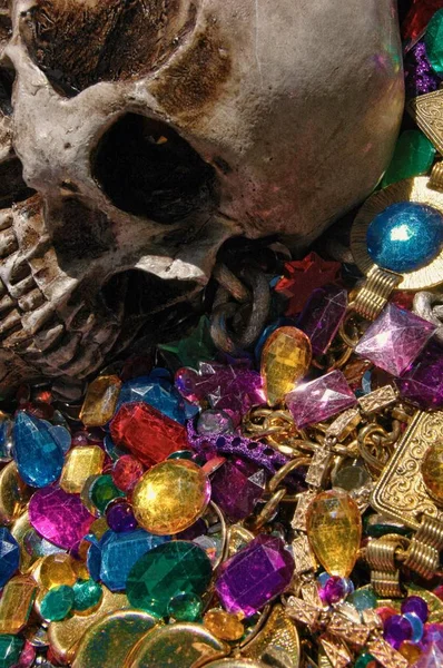 Träume Von Geiz Totenkopf Inmitten Eines Haufens Von Juwelen Und — Stockfoto