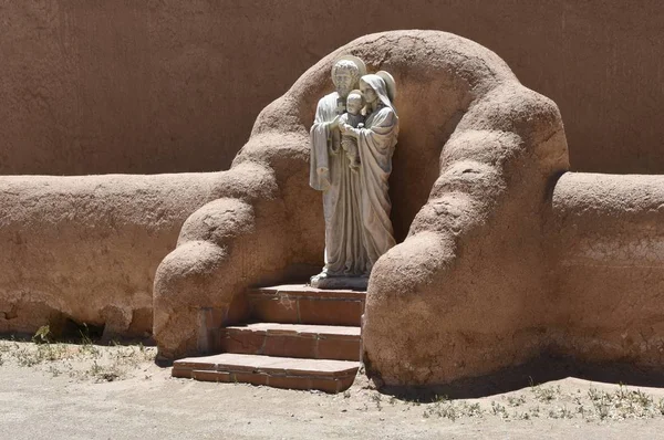 Straw Adobe Niche Traditional Style Statue Holy Family Los Ranchos — Stock Photo, Image