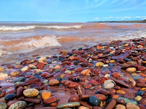 Waves Wash Brightly Colored Rocks Shoreline Lake Superior Porcupine Mountains — Stock Photo, Image