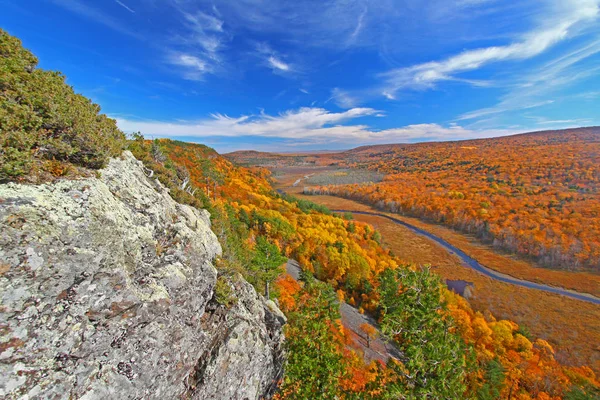 Höstfärger Big Karp River Valley Porcupine Bergen Vildmarken State Park — Stockfoto