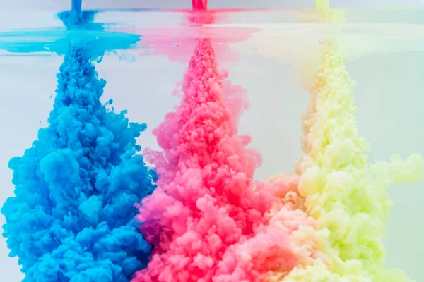 Colors mixing in water