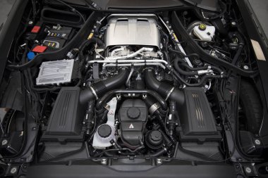 Belgrade, Sırbistan - 30 Nisan 2018: Ayrıntı Engine 2017 Mercedes-Amg Gt C Coupe. AMG Gt C Coupe 2017 Detroit Otomobil Fuarı'nda açıldı.