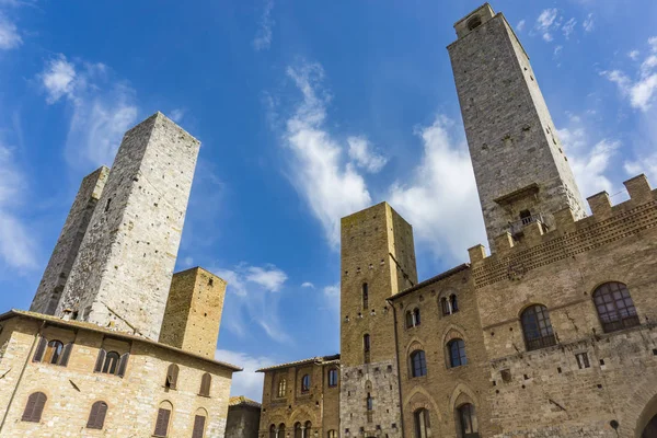Pohled Staré Kamenné Věže San Gimignanu Toskánsko Itálie — Stock fotografie