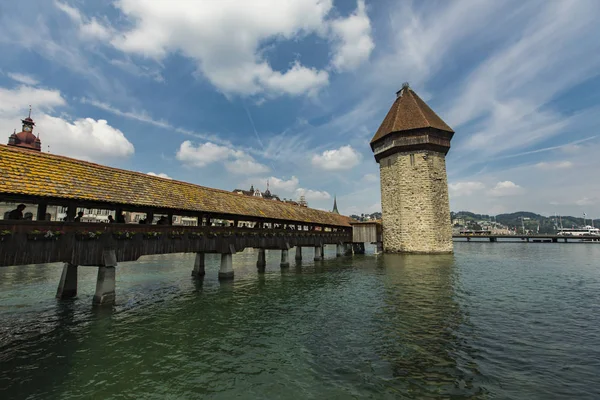 Puente Capilla Torre Agua Río Reuss Lucerna Suiza — Foto de Stock