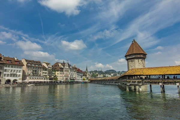 Puente Capilla Torre Agua Río Reuss Lucerna Suiza — Foto de Stock
