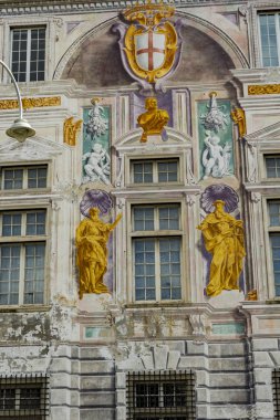 Genoa, İtalya - 9 Mart 2018: Palazzo San Giorgio Cenova, İtalya. Saray 1260 inşa edilmiştir ve cephe yüzyıl sonlarında 19 refrescoed