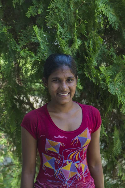 Unawatuna Sri Lanka Januar 2014 Unbekannte Frau Auf Der Straße — Stockfoto