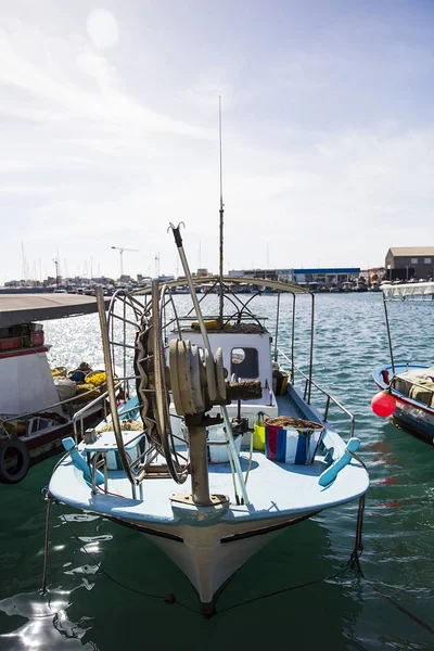 塞浦路斯利马索尔港捕鱼船 — 图库照片