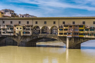 Arno Nehri Floransa, İtalya Ponte Vecchio adlı görüntülemek