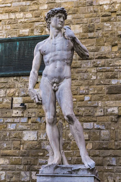 Reprodukcja Michelangelo Posąg Davida Naprzeciwko Palazzo Vecchio Florencji Włochy — Zdjęcie stockowe