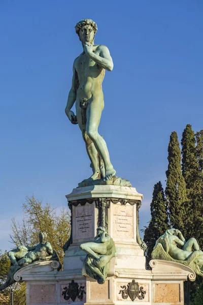 이탈리아 피렌체 미켈란젤로 광장에서 미켈란젤로 다윗의 동상에서 — 스톡 사진