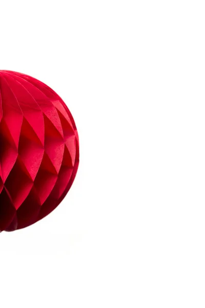 Rote Wabenbommel Papierkugel Dekoration Isoliert Auf Weißem Hintergrund — Stockfoto