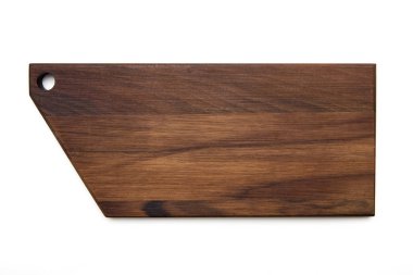 Tahta kesme tahtası beyaz arkaplanda izole edildi